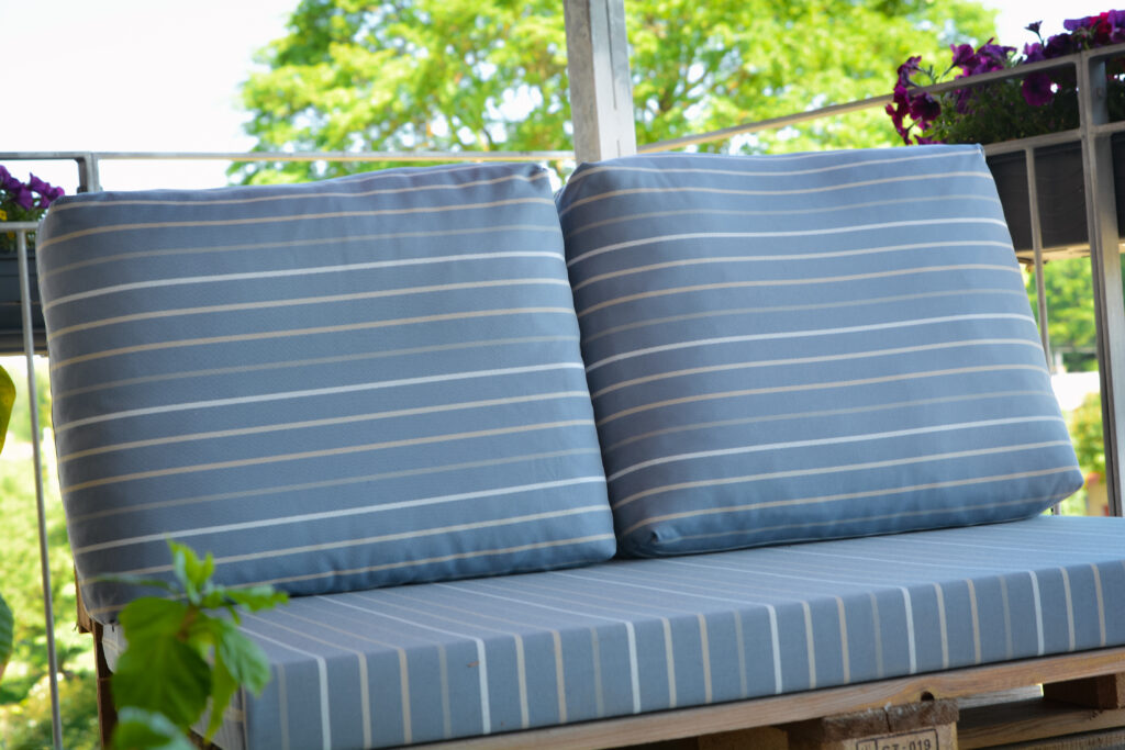 Selkänojantyyny eurolavoille Active Stripe