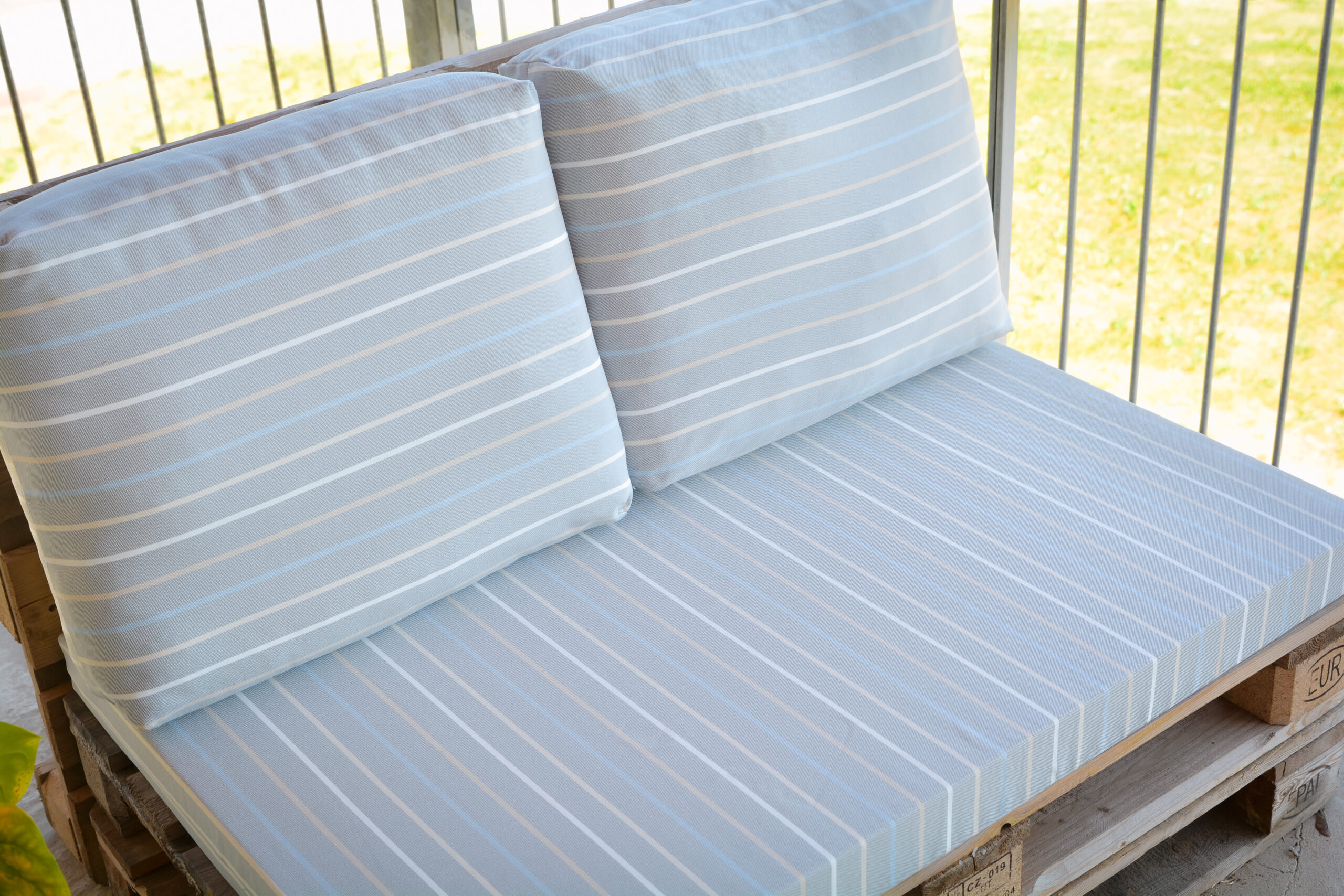 Istuintyyny eurolavoille Active Stripe